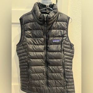 Women’s Patagonia down vest